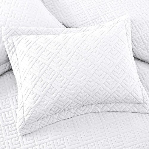 3-Piece Lightweight White Quilt Set for Full/Queen Size Beds with Square Pattern Bedspread and Pillow Shams, Ideal for All Seasons
