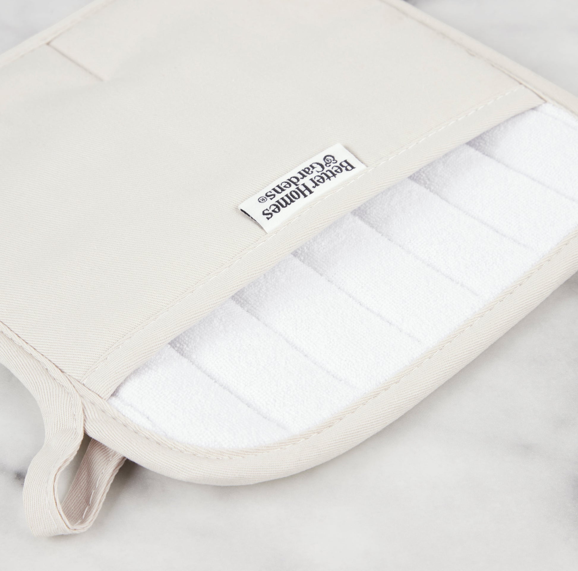 Set of 4 Kitchen Gloves, Placemats, and Mini Gloves, Beige
