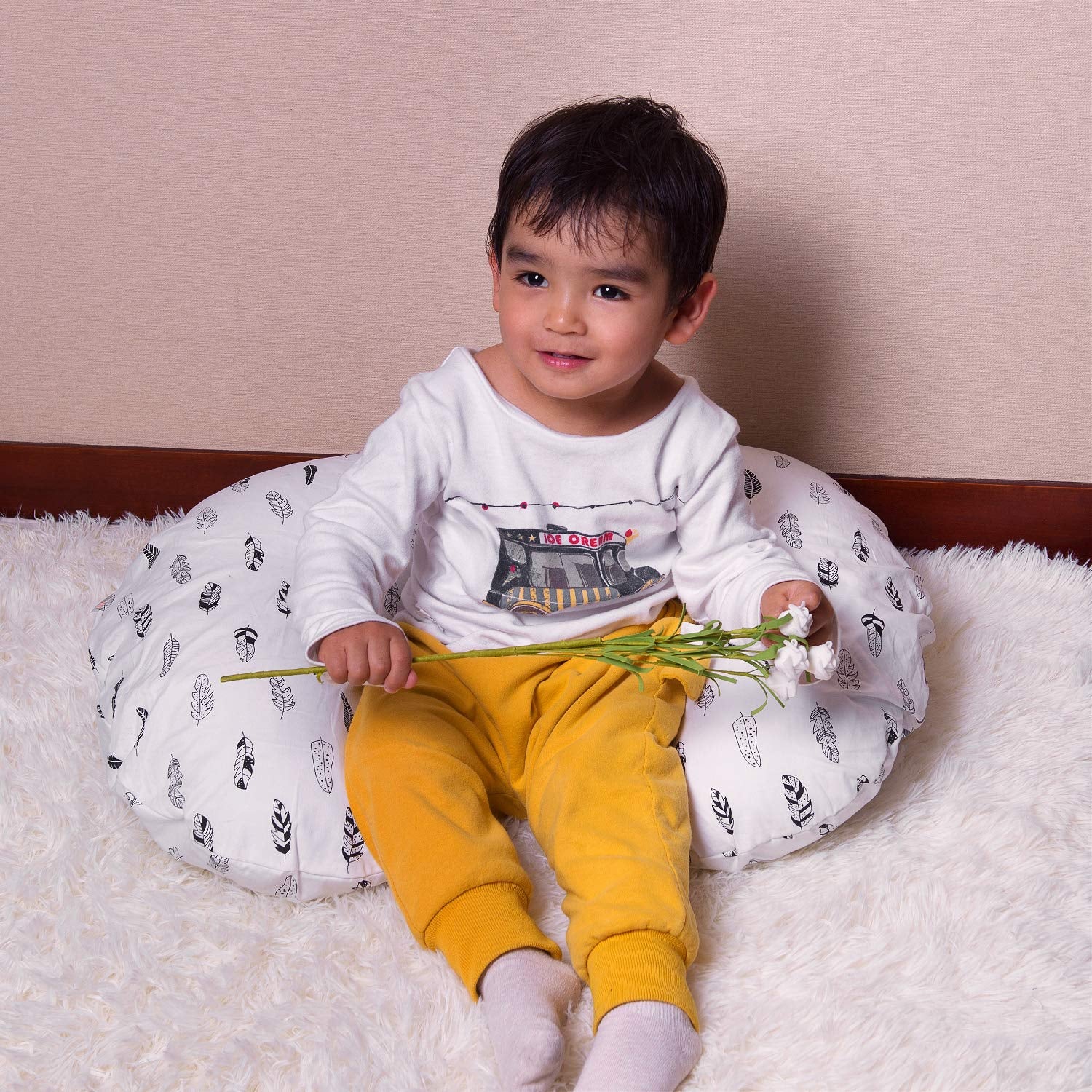 Nursing Pillow Cover for Infants - Soft and Comfortable Feather Design, Ideal for Maternity Breastfeeding Support