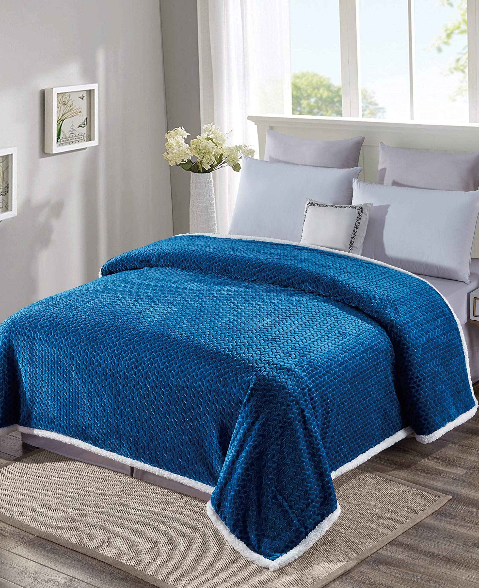 Decor&More Home Essentials Braided Sherpa Blanket