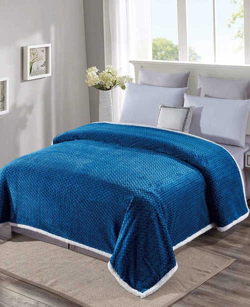Decor&More Home Essentials Braided Sherpa Blanket