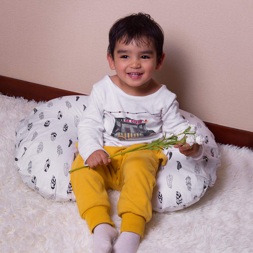 Nursing Pillow Cover for Infants - Soft and Comfortable Feather Design, Ideal for Maternity Breastfeeding Support
