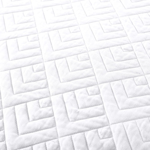 3-Piece Lightweight White Quilt Set for Full/Queen Size Beds with Square Pattern Bedspread and Pillow Shams, Ideal for All Seasons